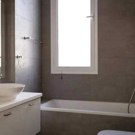 Fantasy - Luxury 4br Seaview Retreat With Private Pool *