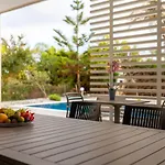 Fantasy - Luxury 4br Seaview Retreat With Private Pool