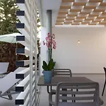 Fantasy - Luxury 4br Seaview Retreat With Private Pool *