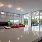 Tatil Evi Fantasy - Luxury 4br Seaview Retreat With Private Pool Peyia