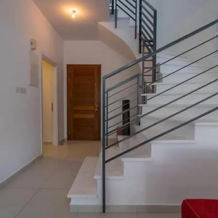 Fantasy - Luxury 4br Seaview Retreat With Private Pool Дом отдыха