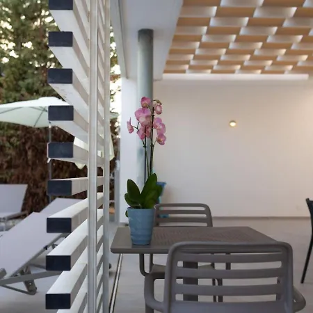 Fantasy - Luxury 4br Seaview Retreat With Private Pool *