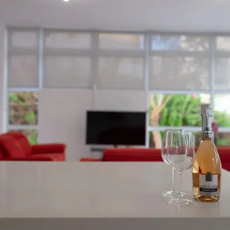 Дом отдыха Fantasy - Luxury 4br Seaview Retreat With Private Pool