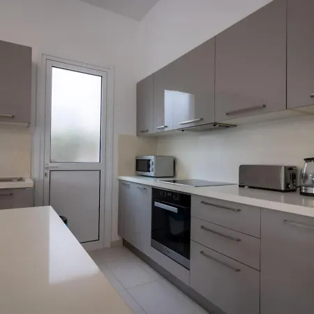 Fantasy - Luxury 4br Seaview Retreat With Private Pool *