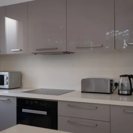 Fantasy - Luxury 4br Seaview Retreat With Private Pool *